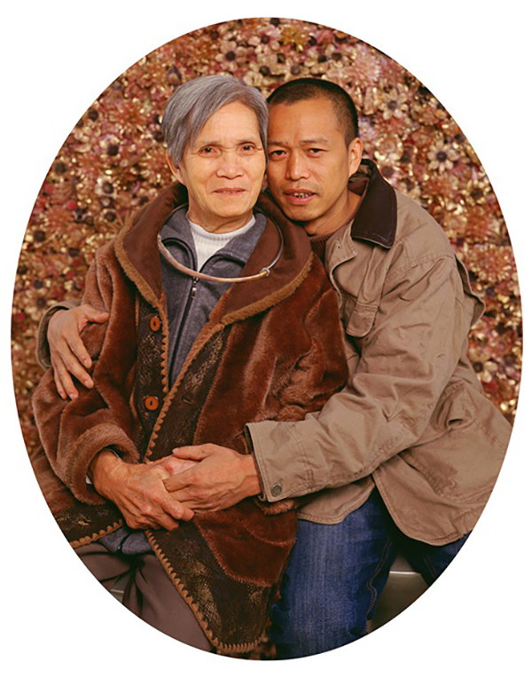 He Yunchang. One Rib, 2008; documentation of performance work. Courtesy of INK Studio.