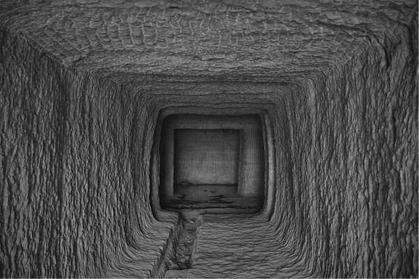 1.Taca Sui, Tomb of Prince Lu #1 (2015). Silver on baryta paper. 53 x 80 cm. Courtesy of Chambers Fine Art.