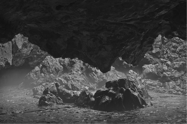 2.Taca Sui, Feilai Peak (2015). Silver on baryta paper. 53 x 80 cm. Courtesy of Chambers Fine Art.